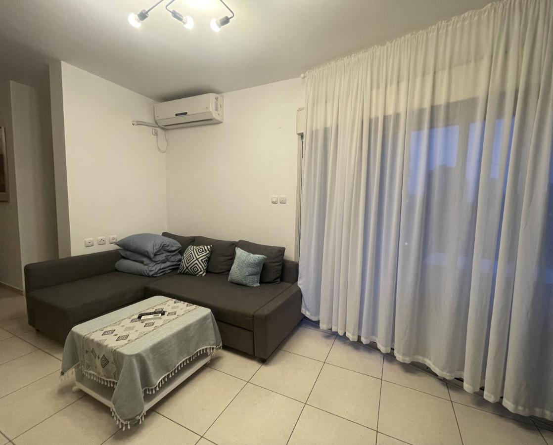 Ashdod City Center 2-Rooms Apartment, 15Min Walk To The Beach Exterior photo